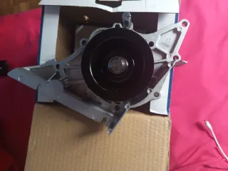 Bomba de agua Audi A8 3.7/4.2 Gasolina