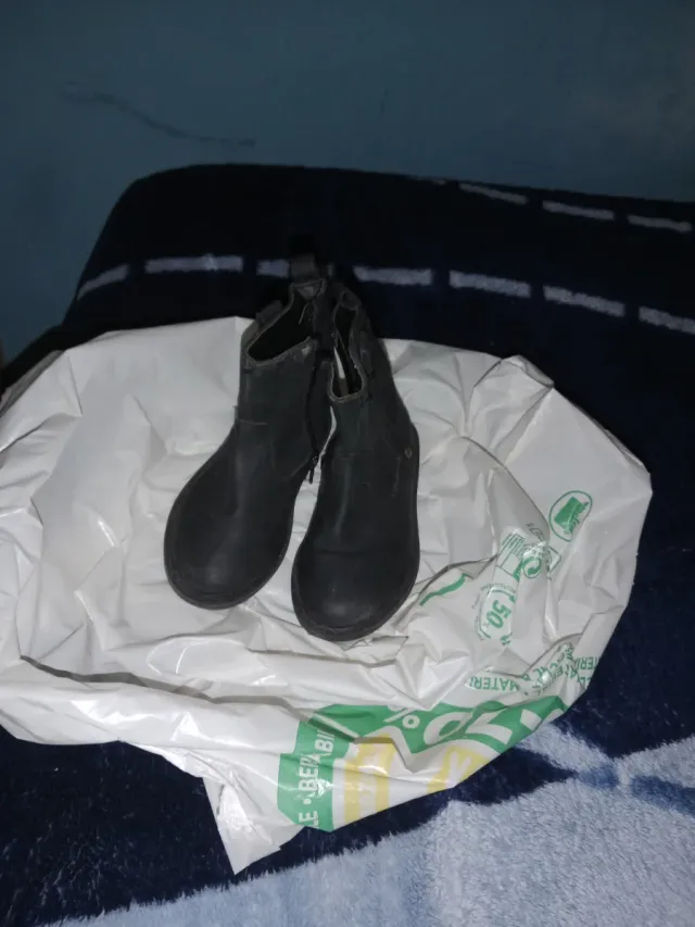 Botas negras para niña