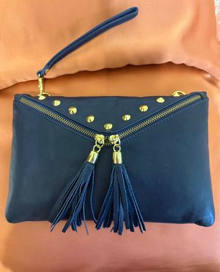 Bolso piel azul marino tachas doradas