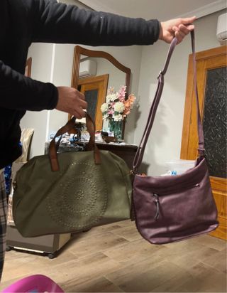 Lote 2 bolsos: verde y morado