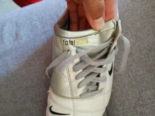 Zapatillas Fútbol Nike Blancas y Amarillas