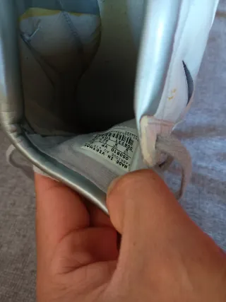 Zapatillas Fútbol Nike Blancas y Amarillas