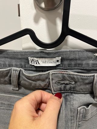 Vaqueros Zara grises
