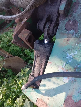 Arado de tres surcos