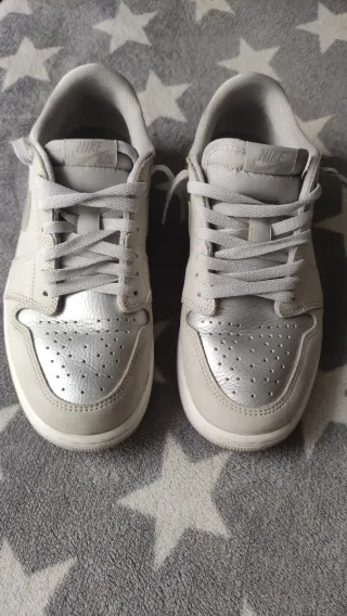 Air Jordan 1 Retro Beige/Plata