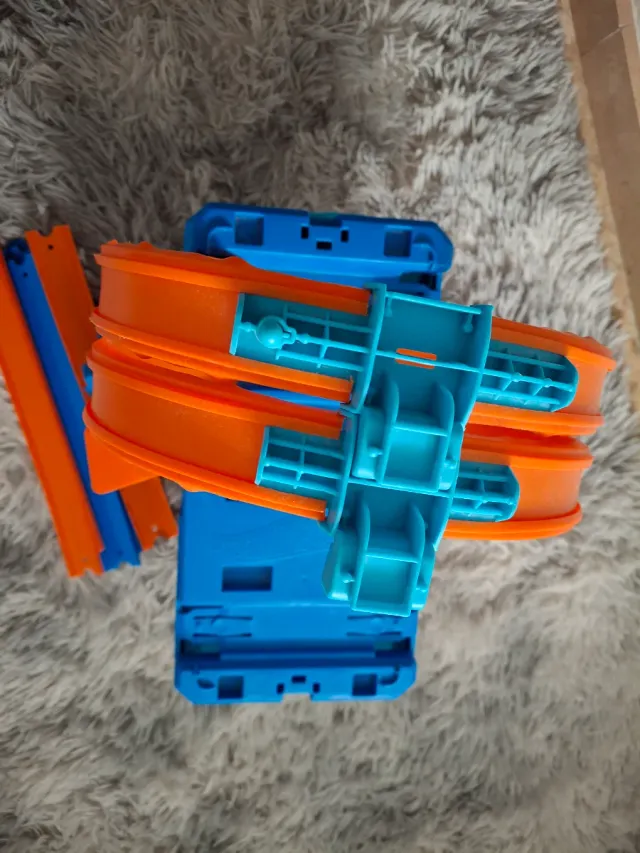 Caja multiloopins de Hot Wheels +3 coches