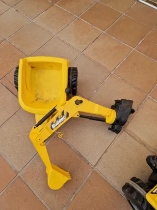 Tractor de pedales para niños