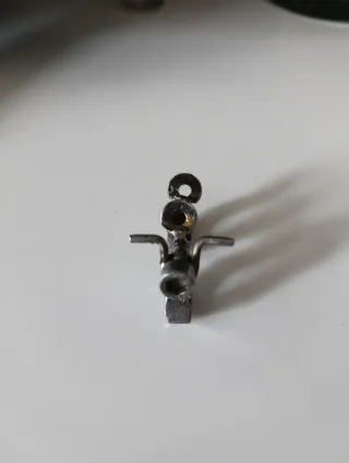 Moto decorativa o llavero