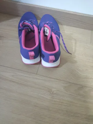 Zapatillas deportivas mujer moradas y rosas