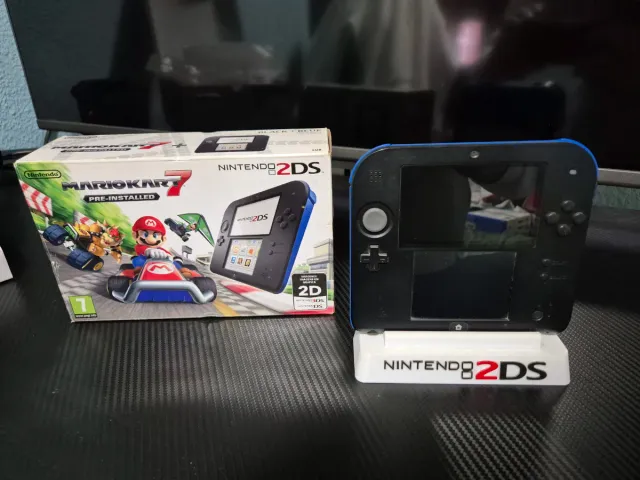 Nintendo 2DS + Expositor Negro