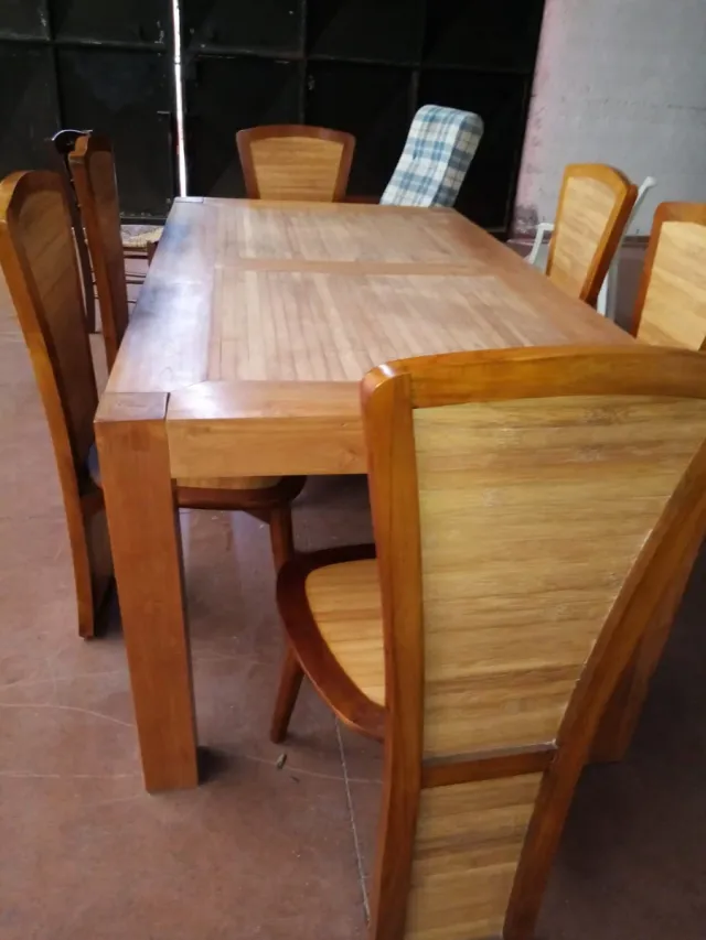 Tavolo in legno massello 6 Sedie