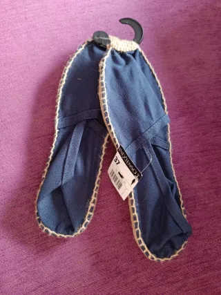 Alpargatas de tela azul y beige