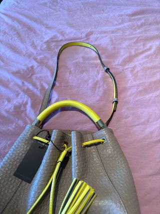 Bolso Purificación García Gris y Amarillo