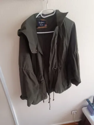 Parka Pepe Jeans verde con capucha