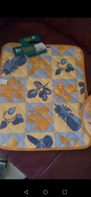 2 Tovagliette , presina e guanto forno