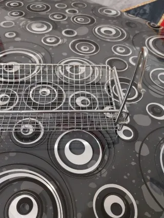 Portasapone o portaoggetti in metallo