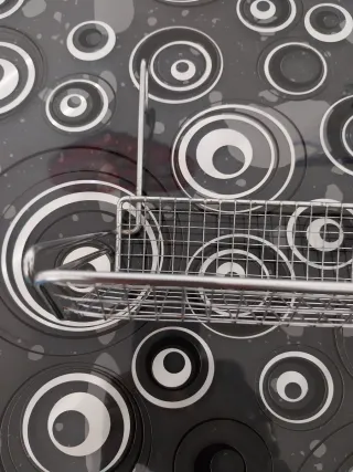 Portasapone o portaoggetti in metallo