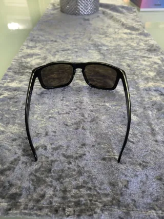 Gafas de sol Oakley negras y azules