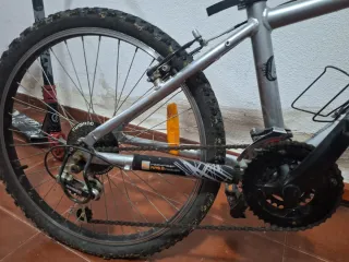 Bicicleta Rockrider plateada