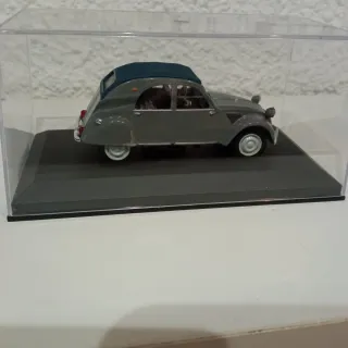 Coche escala 1/43 Citroën 2CV 1957