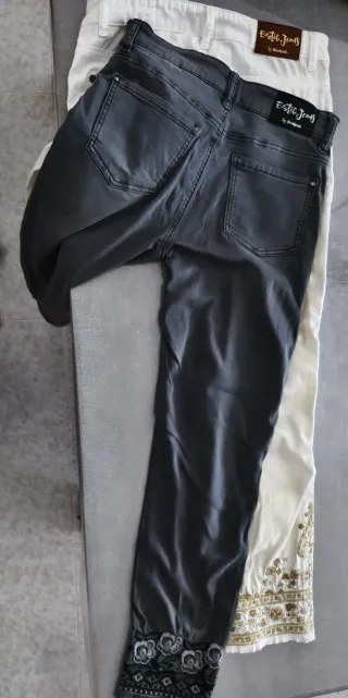 Set pantaloni Desigual grigio e bianco