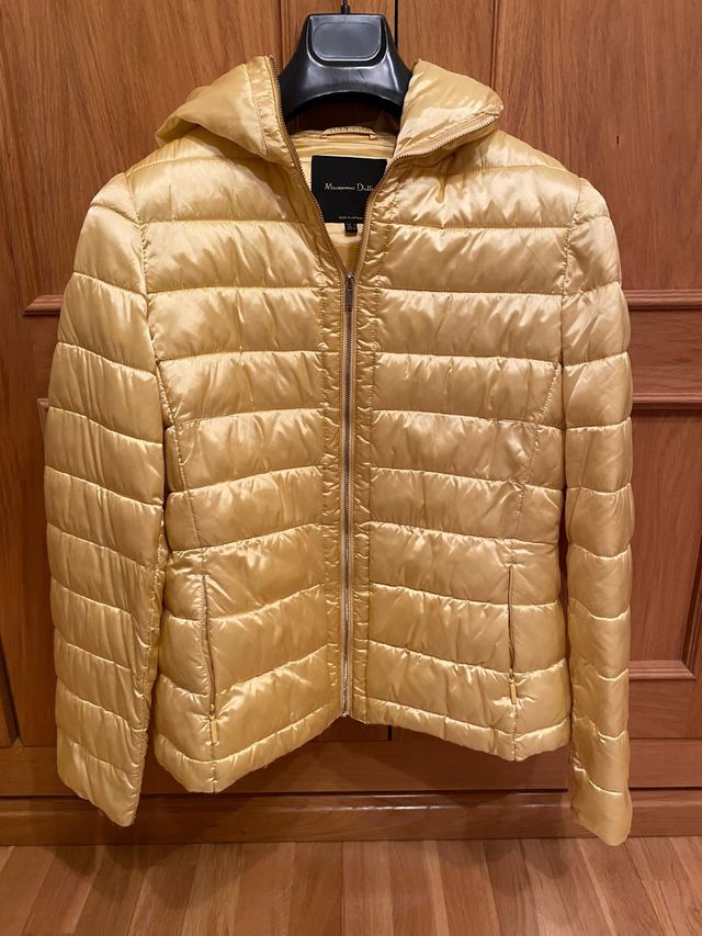 Chaqueta acolchada Massimo Dutti dorada