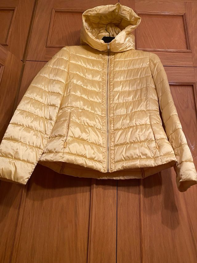 Chaqueta acolchada Massimo Dutti dorada