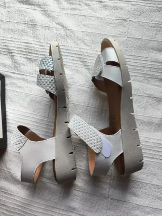 Sandalias Chamby Piel Blanca Talla 41 Velcro