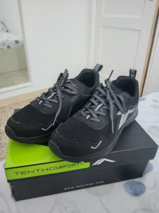 Zapatos negros deportivos un solo uso