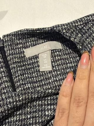 Vestido gris y blanco