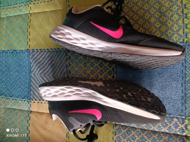 Deportivas Nike Negras y Rosas
