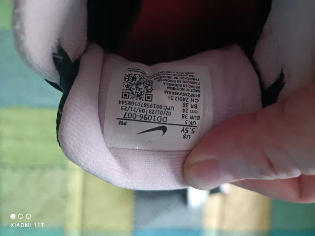 Deportivas Nike Negras y Rosas