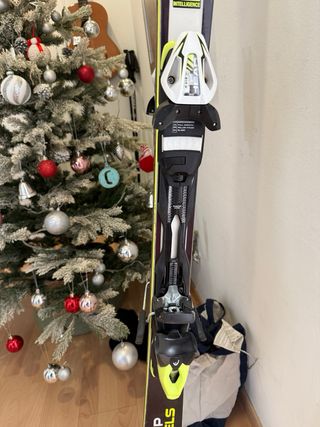 Esquís Head y Bastones Scott (185 cm)