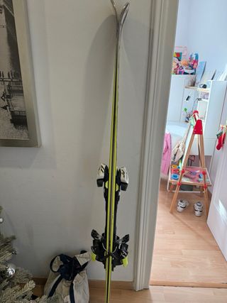 Esquís Head y Bastones Scott (185 cm)