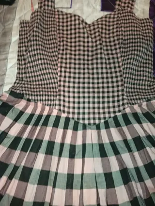 SOLO ENVÍOS. Vestido de mujer a cuadros