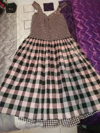 SOLO ENVÍOS. Vestido de mujer a cuadros