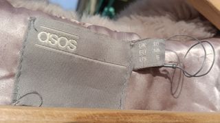 Chaqueta Bomber Faux Fur con capucha. ASOS. 38.