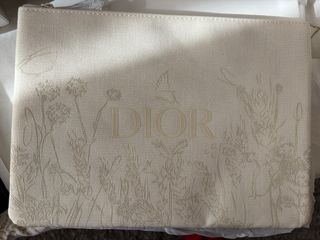 Neceser Chanel, Dior y joyero Messika