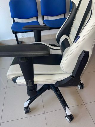 Silla Gaming FURGLE Negra y Blanca