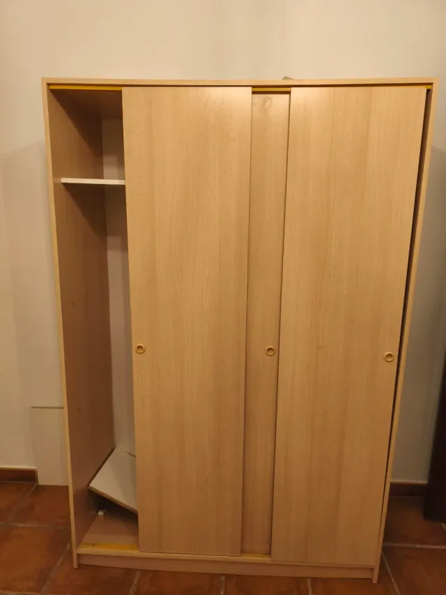 Armario corredero madera claro