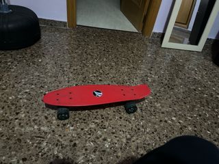 Monopatín rojo