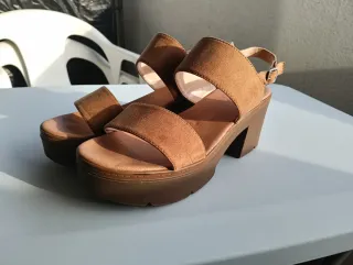 Sandalias de plataforma marrones