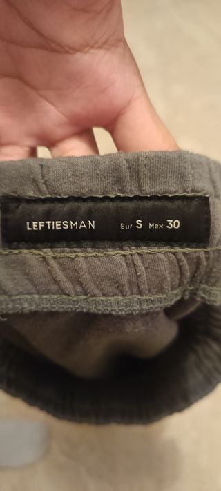 Pantalón gris Lefties
