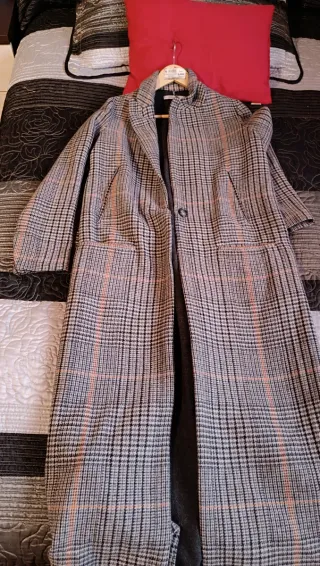 Abrigo cuadros Zara Trafaluc