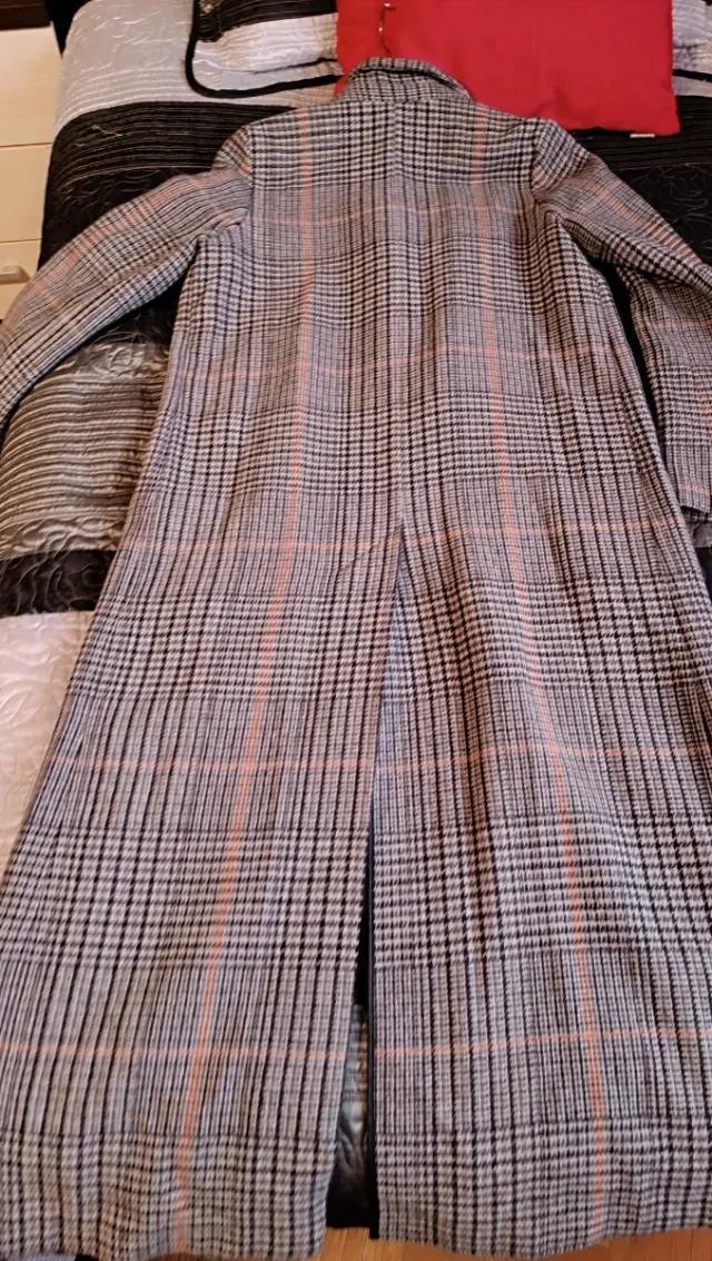 Abrigo cuadros Zara Trafaluc