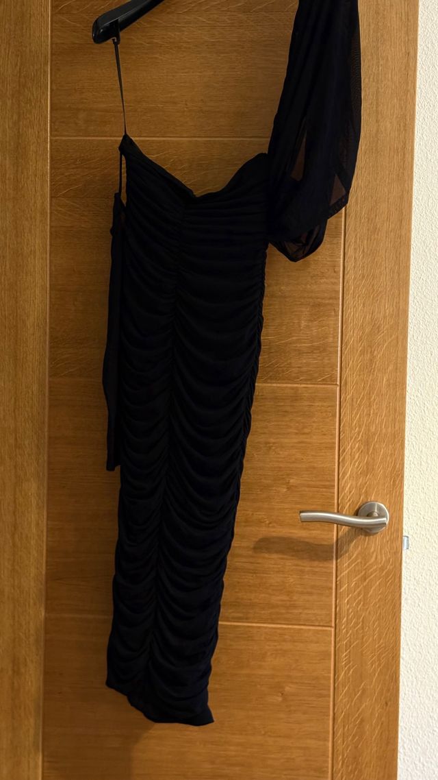 Vestido fiesta negro drapeado