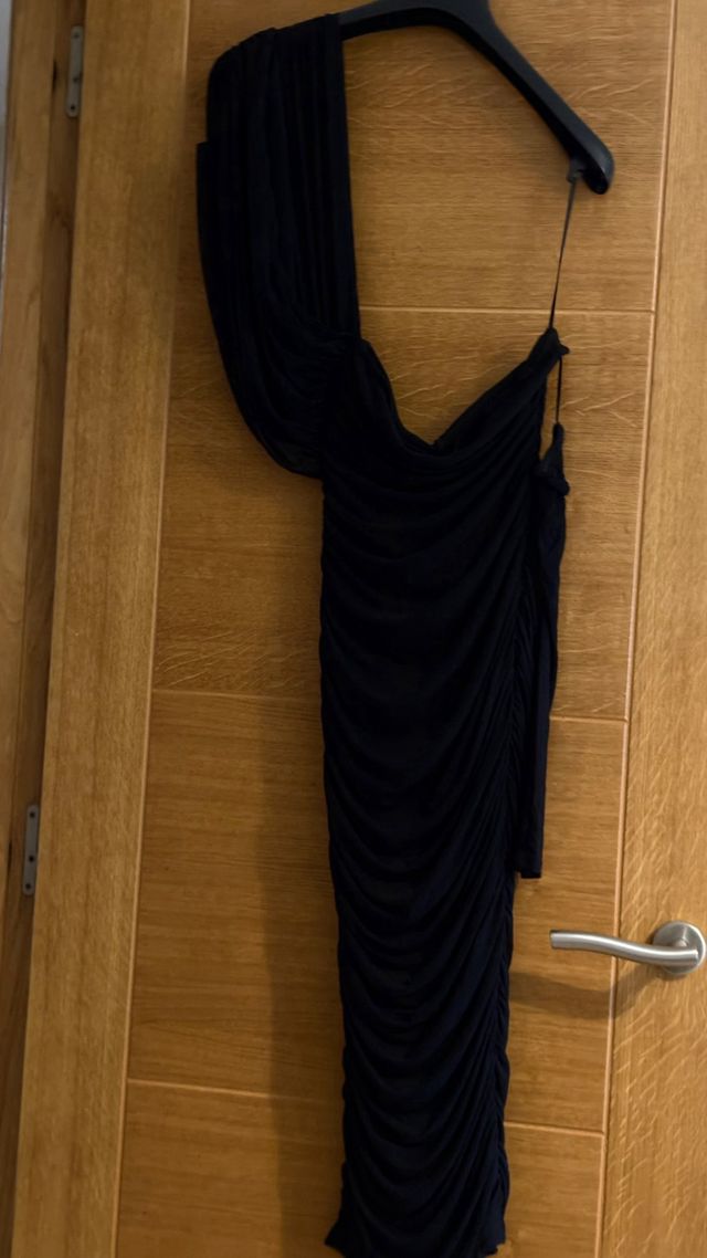 Vestido fiesta negro drapeado