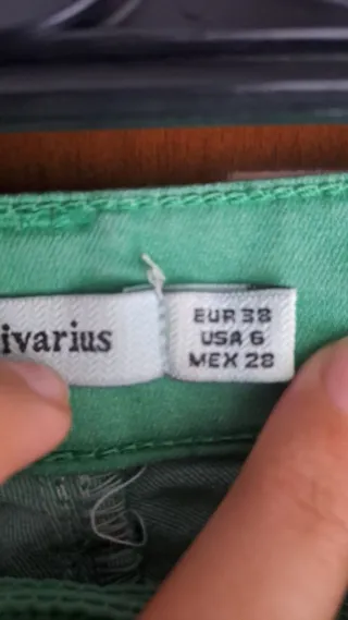 Pantalón pitillo verde Stradivarius