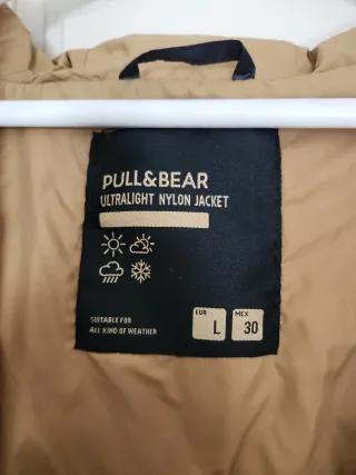 Abrigo Plumas Negro Pull&Bear Talla L