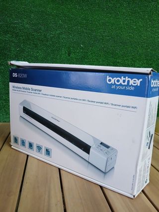 Escáner Brother DS820W
